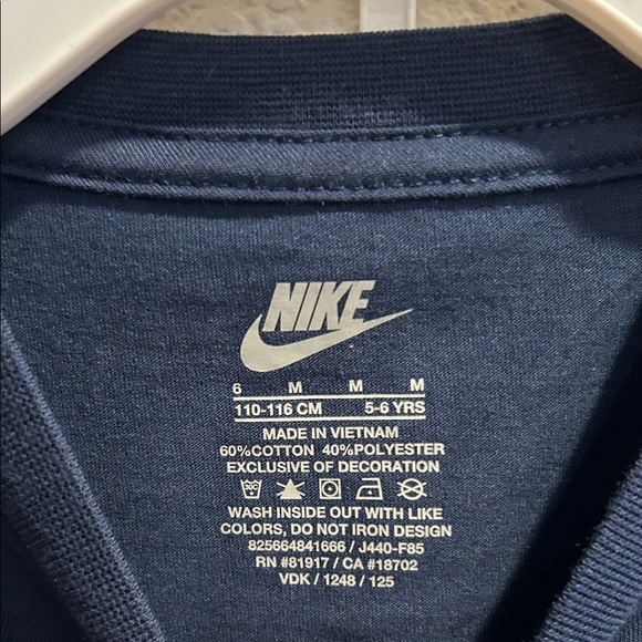 Nike Boys 2 Piece Outfit T-Shirt and Shorts - Picture 2 of 5